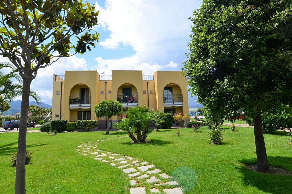 Residence Borgomare Albenga Exterior foto